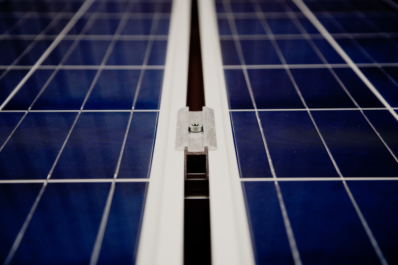 Read more about the article Die Energie der Sonne nutzen: Die Vorteile einer Photovoltaik-Anlage
